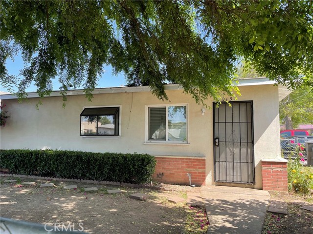 9157 Bentel Avenue Rosemead, California Two Unit Duplex. Each unit has 2 bedrooms, 1 bath and is approximately 704 square feet. There is a full kitchen and each unit has its own gas and electric meter.