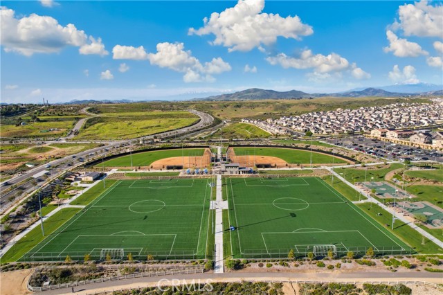 Detail Gallery Image 36 of 38 For 32691 Brunello Way, Temecula,  CA 92591 - 4 Beds | 3 Baths