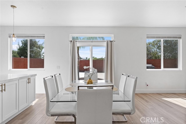 8798 Crest View Drive, Corona CA: https://media.crmls.org/medias/21b860d2-86cb-457a-944b-9e50b47162c3.jpg
