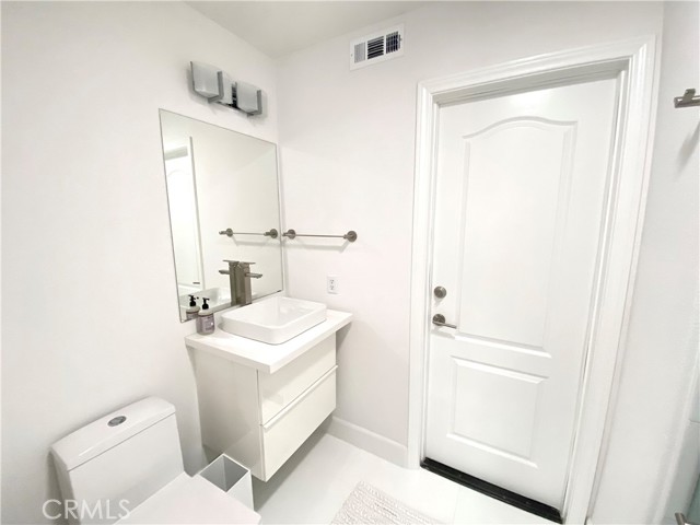 40 Anjou, Newport Coast CA: https://media.crmls.org/medias/21b87098-16c7-4b7d-b66b-8725c61ff6a3.jpg