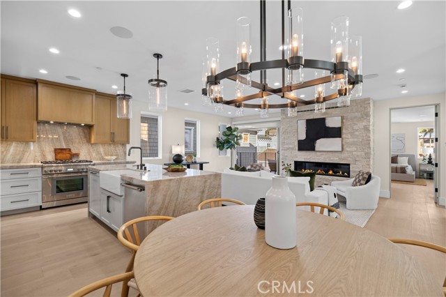 516 1/2 Larkspur Avenue, Corona del Mar CA: https://media.crmls.org/medias/21b8aac7-b393-4678-a1f9-77d4a6d88e67.jpg