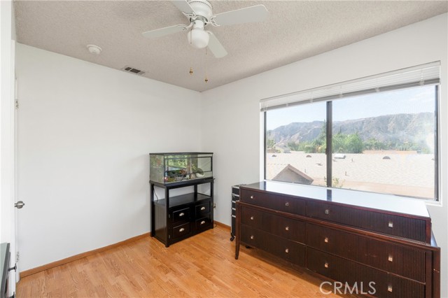 949 Dolly Drive, Lake Elsinore CA: https://media.crmls.org/medias/21b8ea65-2497-4447-9266-42c9dcdaae7e.jpg