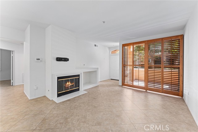 Detail Gallery Image 3 of 25 For 2802 Ladrillo Aisle #25,  Irvine,  CA 92606 - 2 Beds | 2 Baths