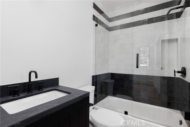 577 36th Street, Manhattan Beach, California 90266, 5 Bedrooms Bedrooms, ,5 BathroomsBathrooms,Residential,Sold,36th,SB21113889