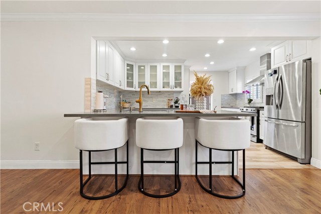 Detail Gallery Image 5 of 41 For 315 E Juanita, Glendora,  CA 91740 - 7 Beds | 3 Baths