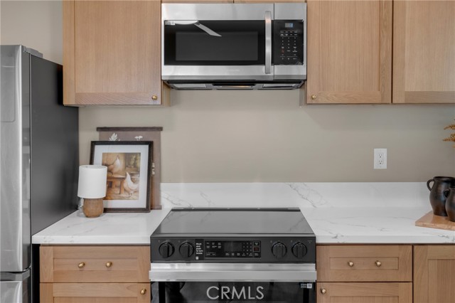 1123 E Ocean Blvd, Long Beach CA: https://media.crmls.org/medias/21bb991a-045a-4b45-84e7-c3e1c1016463.jpg
