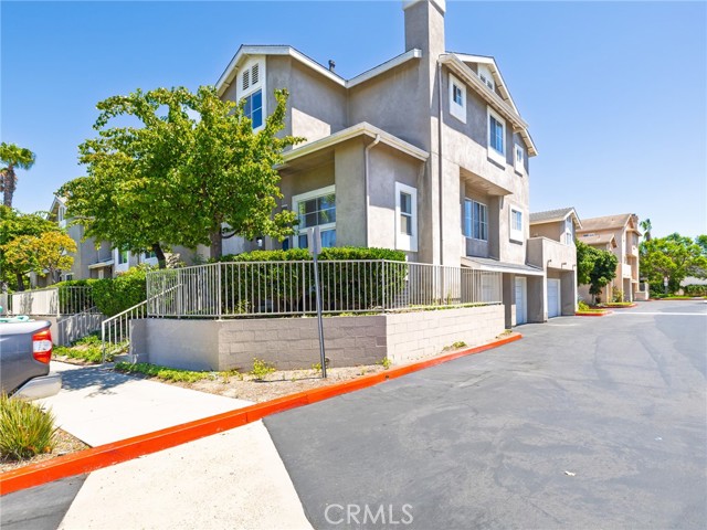 23238 Colony Park Drive, Carson CA: https://media.crmls.org/medias/21bbc998-f7c6-4aed-a6f1-ec3074b69979.jpg