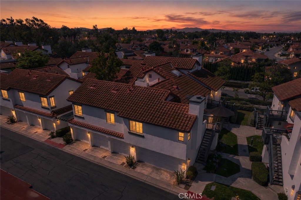 https://media.crmls.org/medias/21bc7e14-ede0-403a-923e-7b36bcee5b09.jpg?preset=X-Large