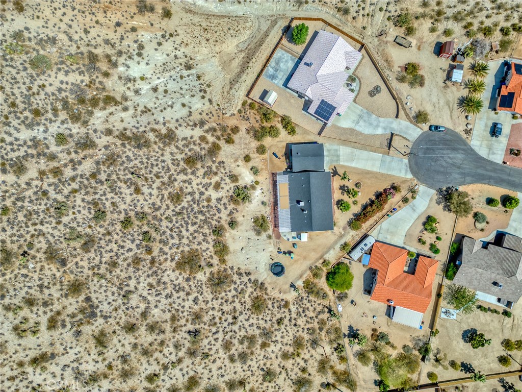 https://media.crmls.org/medias/21bd4a8e-12d7-4616-b138-4e406435d29c.jpg?preset=X-Large