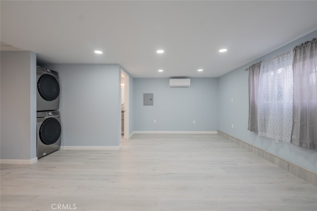https://media.crmls.org/medias/21bdc51d-540b-4559-be7a-e14d594e11d8.jpg?preset=X-Large
