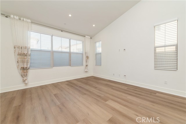 Detail Gallery Image 10 of 39 For 116 Imagination Trl, Irvine,  CA 92620 - 4 Beds | 3/1 Baths