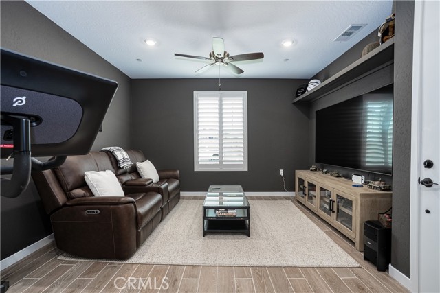 Detail Gallery Image 11 of 32 For 1093 Traverse Dr, Madera,  CA 93636 - 4 Beds | 3/1 Baths