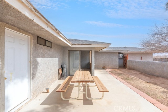 17733 Fresno Street, Hesperia CA: https://media.crmls.org/medias/21bee033-2dc8-4e6f-8c8a-d7a06104f53c.jpg