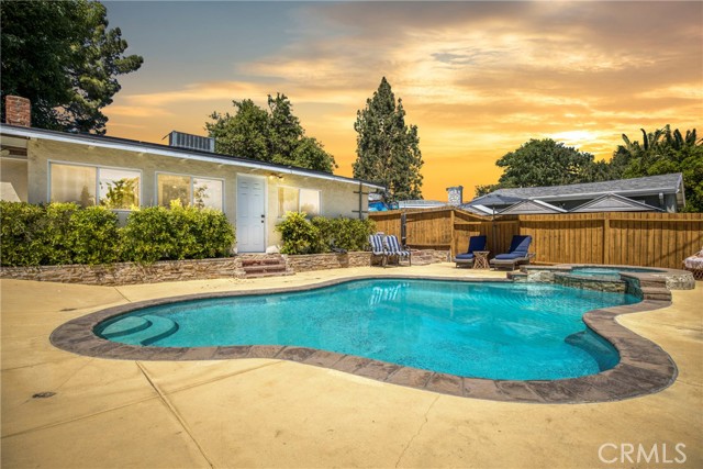 Detail Gallery Image 2 of 35 For 23016 Saticoy St, West Hills,  CA 91304 - 3 Beds | 2 Baths