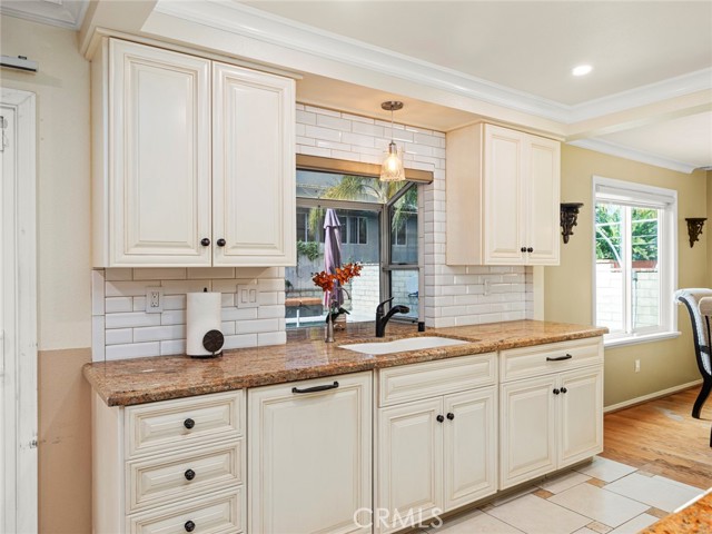 Detail Gallery Image 12 of 39 For 28625 Victoria Rd, Castaic,  CA 91384 - 3 Beds | 2/1 Baths