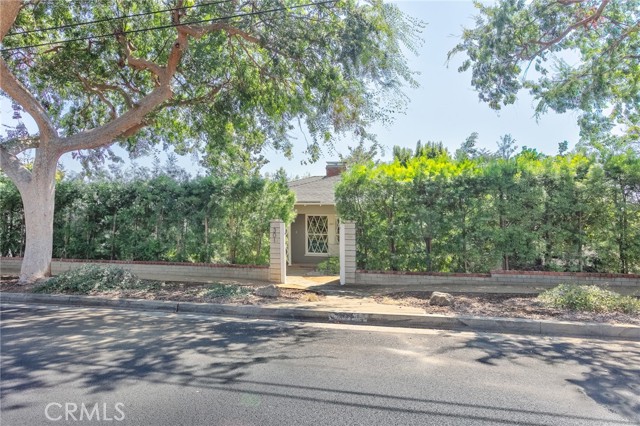 Detail Gallery Image 4 of 30 For 301 S Sunset Canyon Dr, Burbank,  CA 91501 - 3 Beds | 1/1 Baths