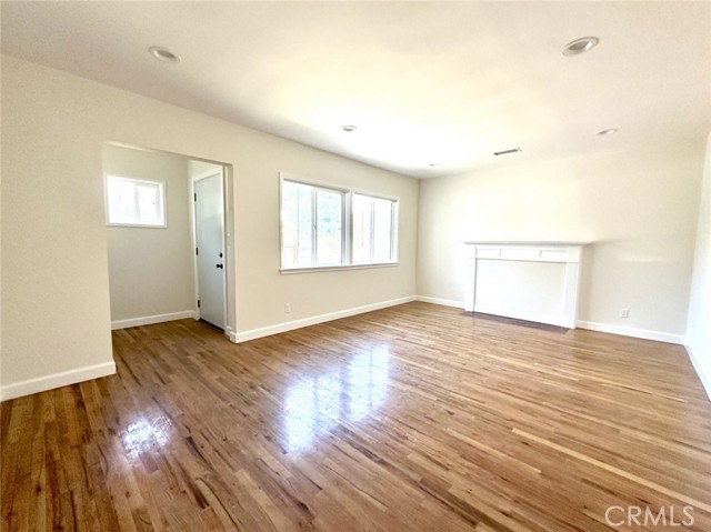 15210 Cohasset Street, Van Nuys CA: https://media.crmls.org/medias/21c17e8d-2fcb-4081-a284-6da1edae4edf.jpg