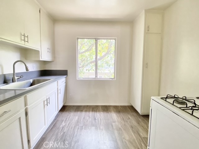 Detail Gallery Image 4 of 18 For 208 S Mariposa #6,  Los Angeles,  CA 90004 - 1 Beds | 1 Baths