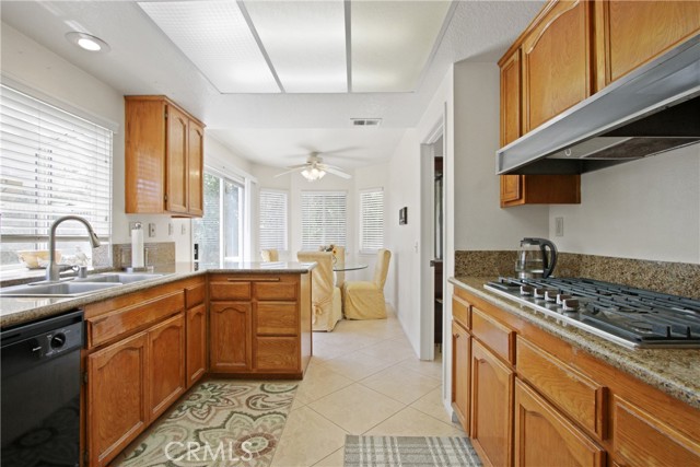 24402 Nugget Falls Lane, Laguna Niguel CA: https://media.crmls.org/medias/21c1c972-453f-4489-9d95-c85b89e51691.jpg