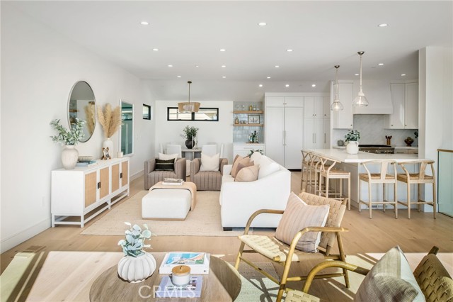 Detail Gallery Image 21 of 62 For 89 Bayview, Manhattan Beach,  CA 90266 - 3 Beds | 3/1 Baths