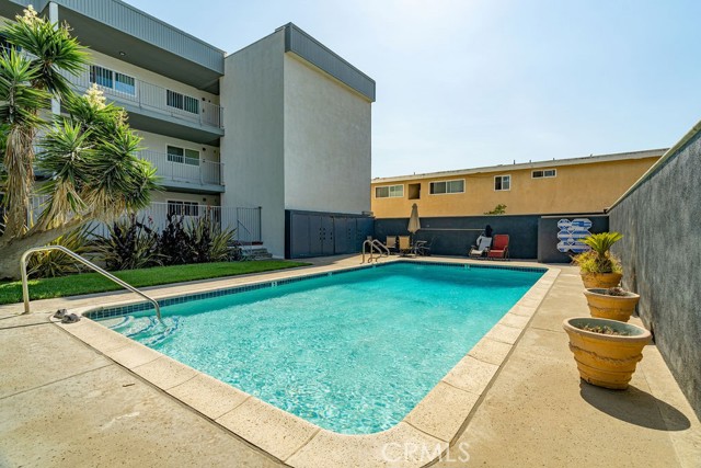 Detail Gallery Image 28 of 36 For 1321 Beryl St #101,  Redondo Beach,  CA 90277 - 3 Beds | 2/1 Baths