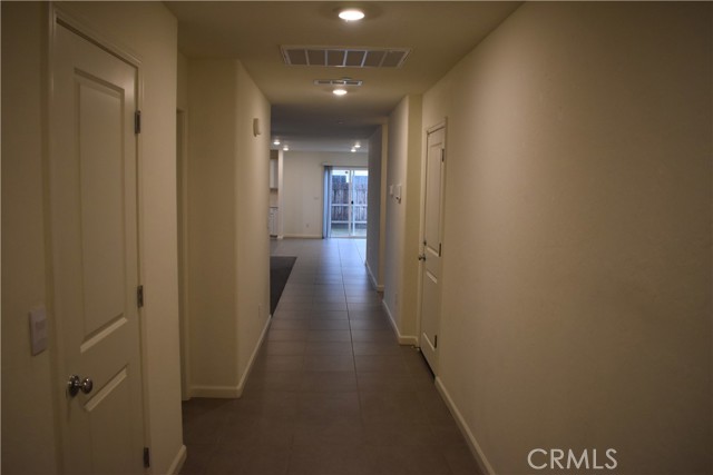 Detail Gallery Image 5 of 38 For 296 Grand Canyon Ct, Merced,  CA 95341 - 4 Beds | 3 Baths