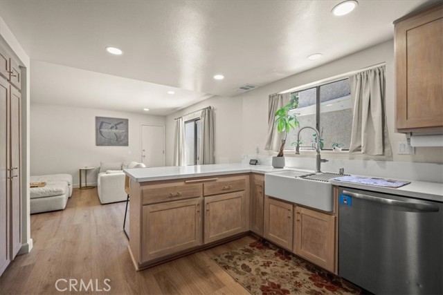 Detail Gallery Image 16 of 43 For 6613 Poppyview Dr, Oak Park,  CA 91377 - 3 Beds | 2/1 Baths