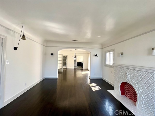 Detail Gallery Image 4 of 32 For 124 1/2 S Westmoreland Ave #1/2,  Los Angeles,  CA 90004 - 2 Beds | 2 Baths