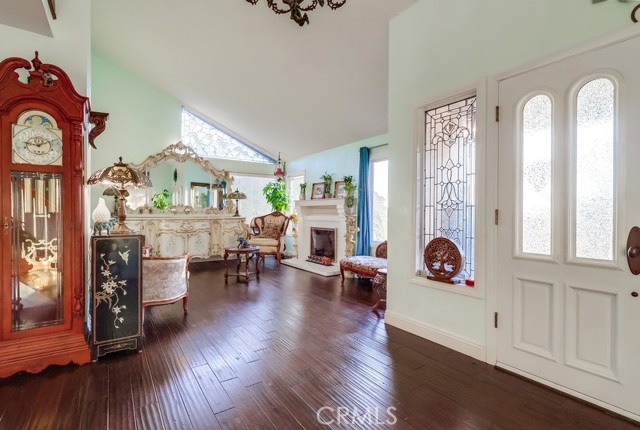 Detail Gallery Image 8 of 38 For 19974 E Limecrest Dr, Covina,  CA 91724 - 6 Beds | 4 Baths