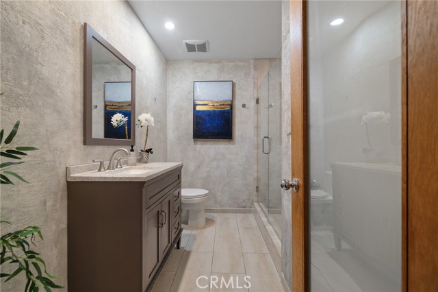 Detail Gallery Image 23 of 42 For 5339 Newcastle Ave #112,  Encino,  CA 91316 - 3 Beds | 2 Baths