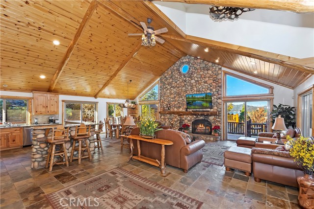 Detail Gallery Image 3 of 44 For 42311 Eagle Ridge Dr, Big Bear Lake,  CA 92315 - 4 Beds | 2 Baths