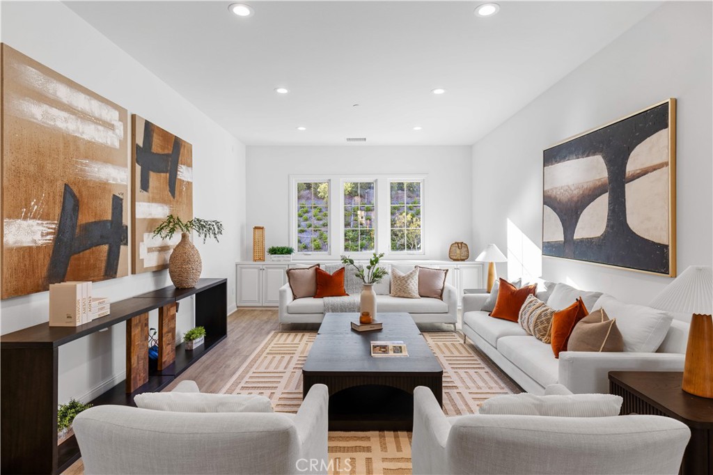 MLS #OC25277279 image #43