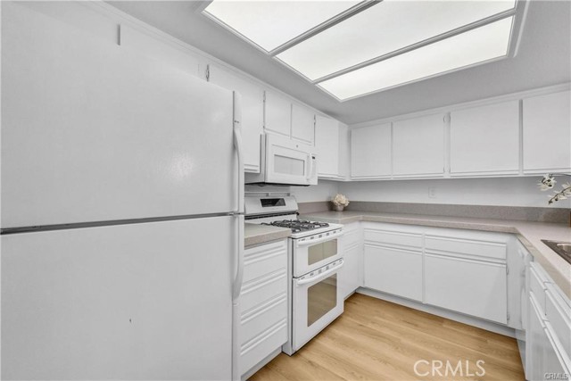 Detail Gallery Image 8 of 54 For 1005 S Rising Sun Ct, Anaheim,  CA 92808 - 3 Beds | 2/1 Baths