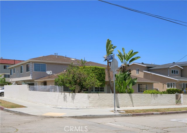 1569 W 218th Street, Torrance CA: https://media.crmls.org/medias/21c64cf3-f9c4-4386-aa4f-7238f4496bc4.jpg