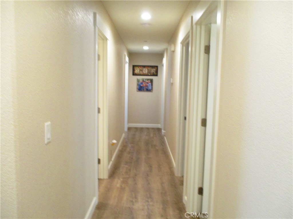 https://media.crmls.org/medias/21c69cdc-c246-408b-a3ba-e552e90188fb.jpg?preset=X-Large