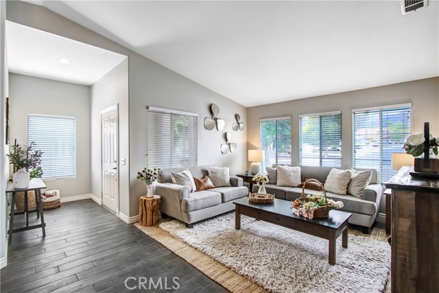 29032 Rolando, Lake Elsinore CA: https://media.crmls.org/medias/21c70495-cf5e-4981-b995-1cbc80a040ca.jpg