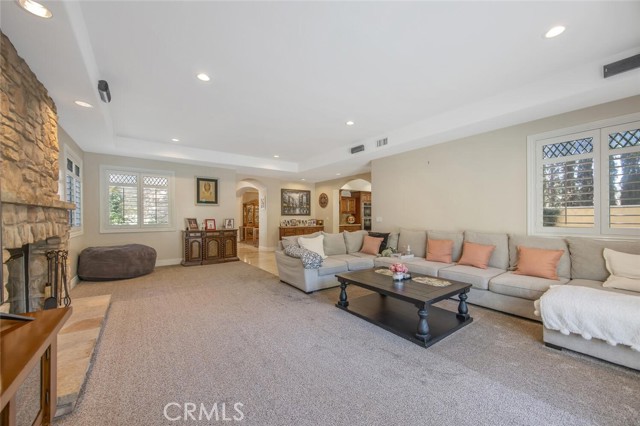 Detail Gallery Image 14 of 62 For 21120 Placerita Canyon Rd, Newhall,  CA 91321 - 5 Beds | 6 Baths