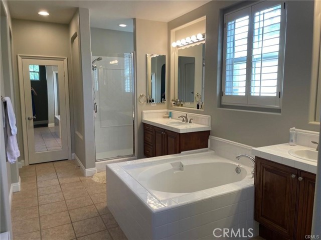 Detail Gallery Image 8 of 14 For 6 Carpenteria, Irvine,  CA 92602 - 4 Beds | 3 Baths