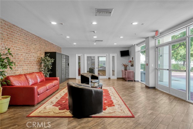 Detail Gallery Image 16 of 26 For 3740 Santa Rosalia Dr #416,  Los Angeles,  CA 90008 - 1 Beds | 1 Baths