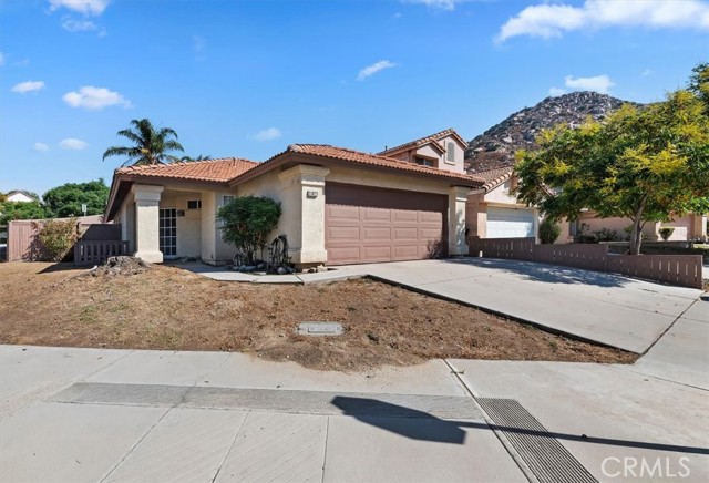 11423 Citrus Glen Ln, Fontana, CA 92337