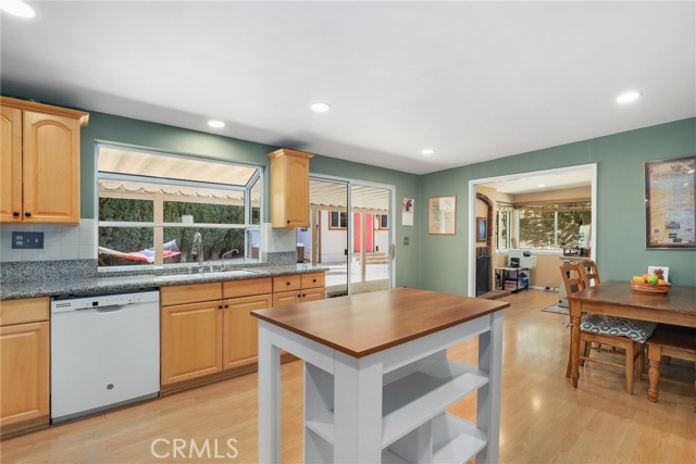 Detail Gallery Image 12 of 29 For 18076 Tulsa St, Granada Hills,  CA 91344 - 3 Beds | 2 Baths