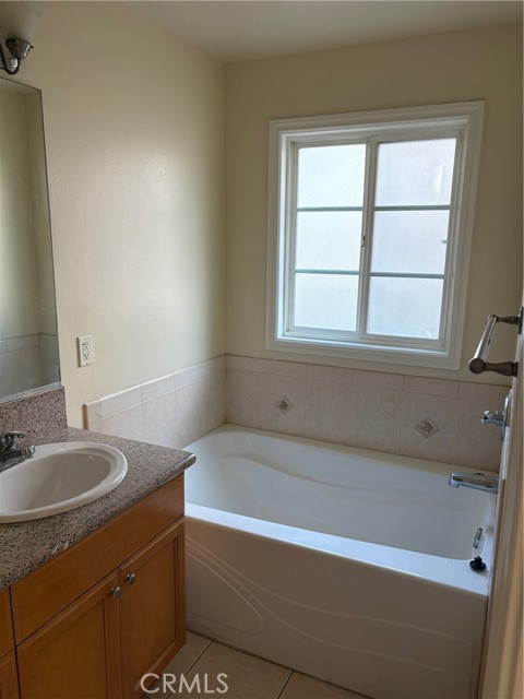 Detail Gallery Image 6 of 8 For 4016 Stewart Ave, Baldwin Park,  CA 91706 - 3 Beds | 2/1 Baths