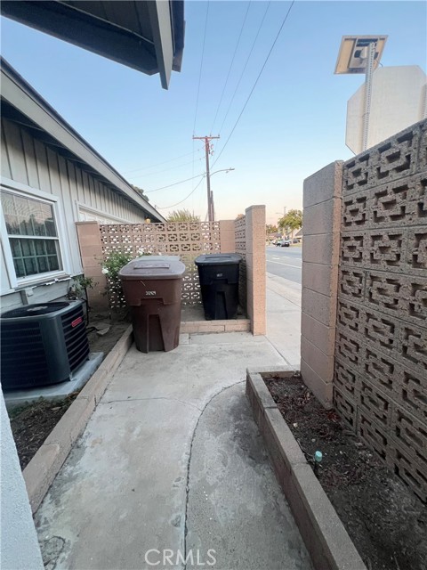 Detail Gallery Image 4 of 23 For 2083 S Eileen St, Anaheim,  CA 92802 - 1 Beds | 1 Baths
