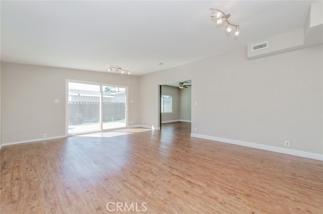 1334 Ardilla Avenue photo 8