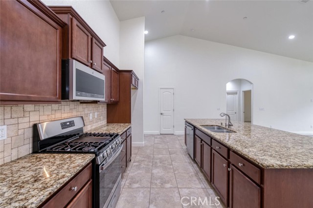 Detail Gallery Image 11 of 33 For 6808 W Lucas, Fresno,  CA 93722 - 3 Beds | 2 Baths