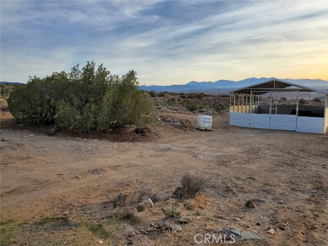 7380 High Hill Road, Apple Valley CA: https://media.crmls.org/medias/21cac545-b0fb-4bb2-b0db-f90a48755c4f.jpg
