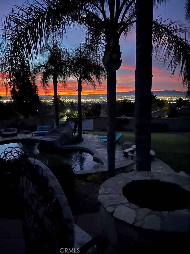 https://media.crmls.org/medias/21cc708d-d36a-4b24-ab61-6d7c3900c610.jpg?preset=X-Large
