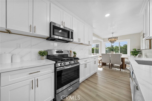 Detail Gallery Image 5 of 47 For 922 E Edgecomb, Covina,  CA 91724 - 5 Beds | 2 Baths