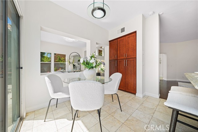 32 Belcanto, Irvine CA: https://media.crmls.org/medias/21ccc596-4957-411a-9b1f-7a626b8bf9d5.jpg