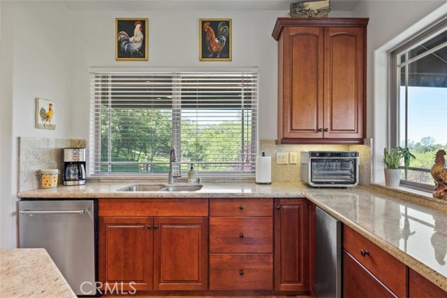 Detail Gallery Image 15 of 55 For 3217 Shallow Springs, Chico,  CA 95928 - 4 Beds | 4 Baths